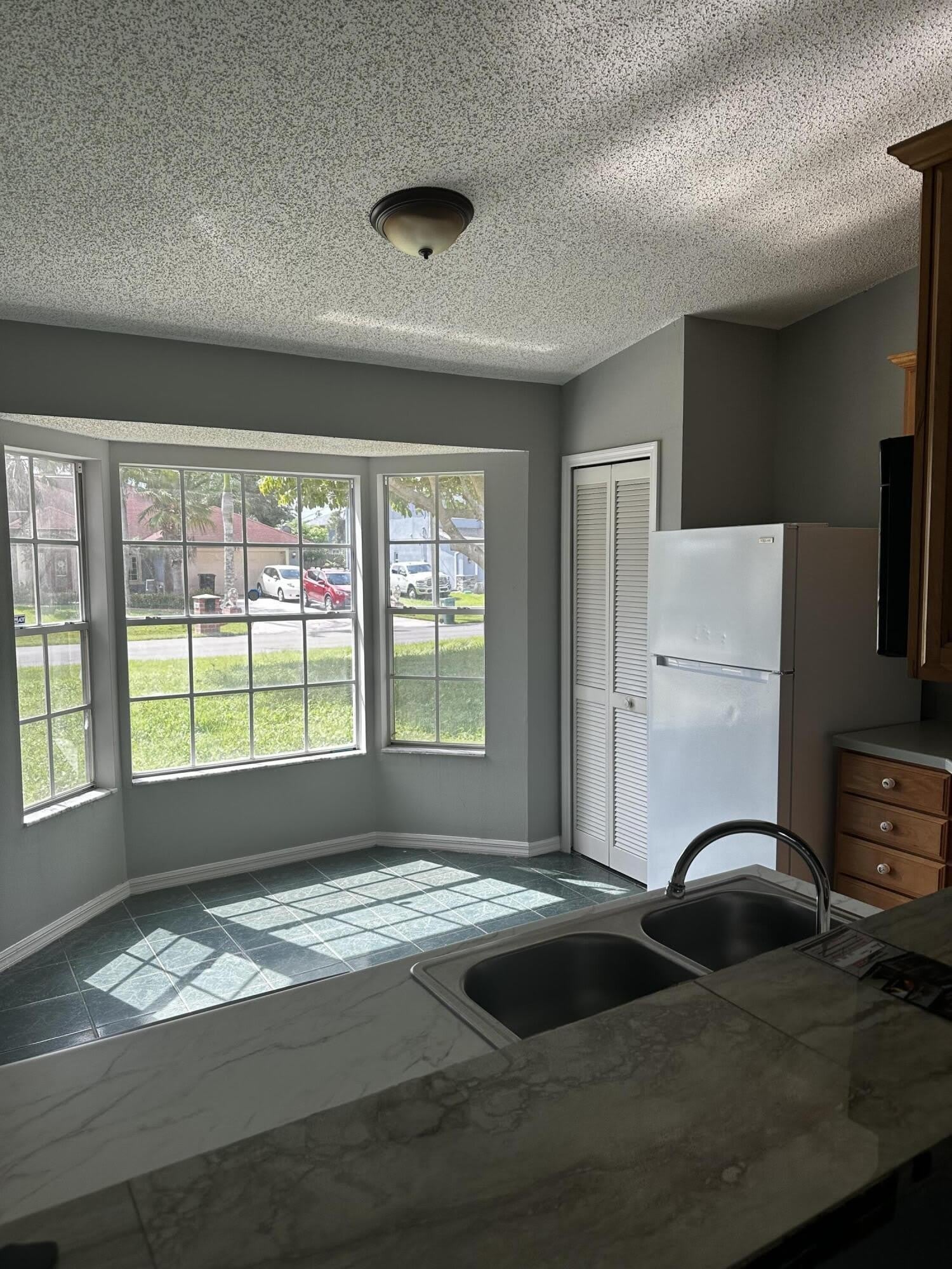 1021 SW Dubois Avenue – photo 5
