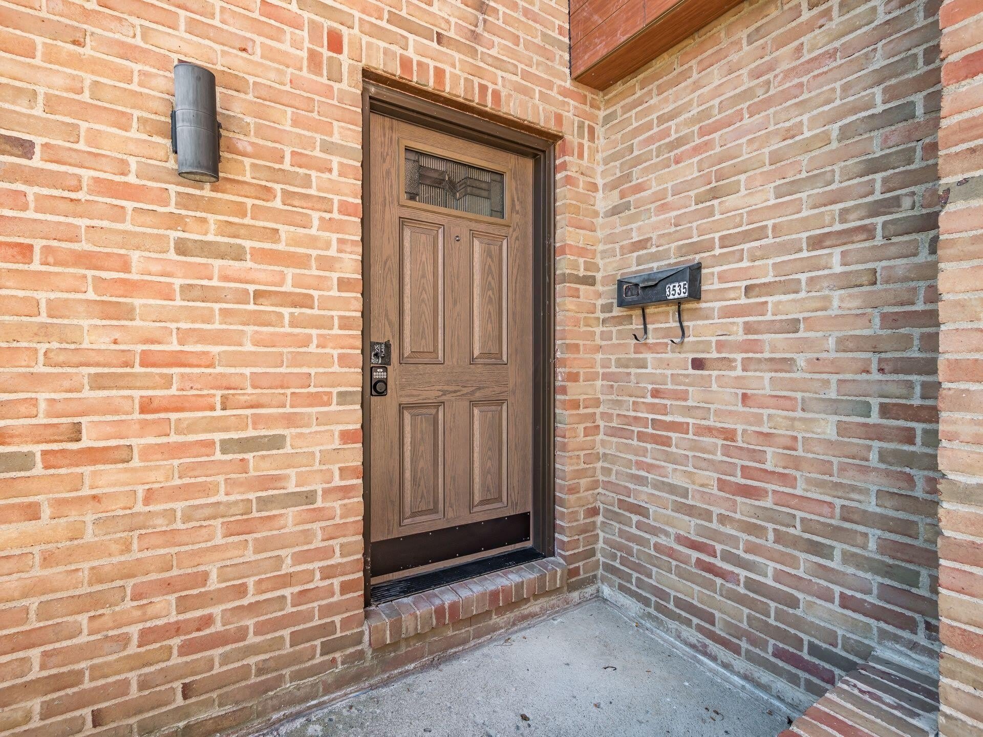 3535 Sunset Drive – photo 2