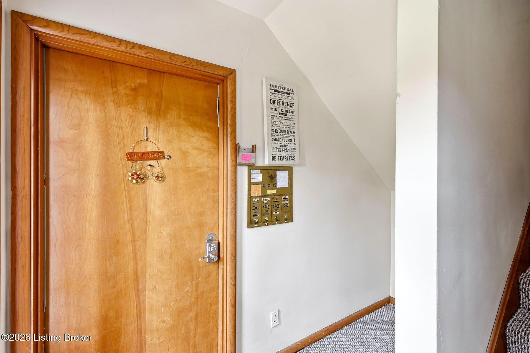 119 Mcarthur Dr – photo 2