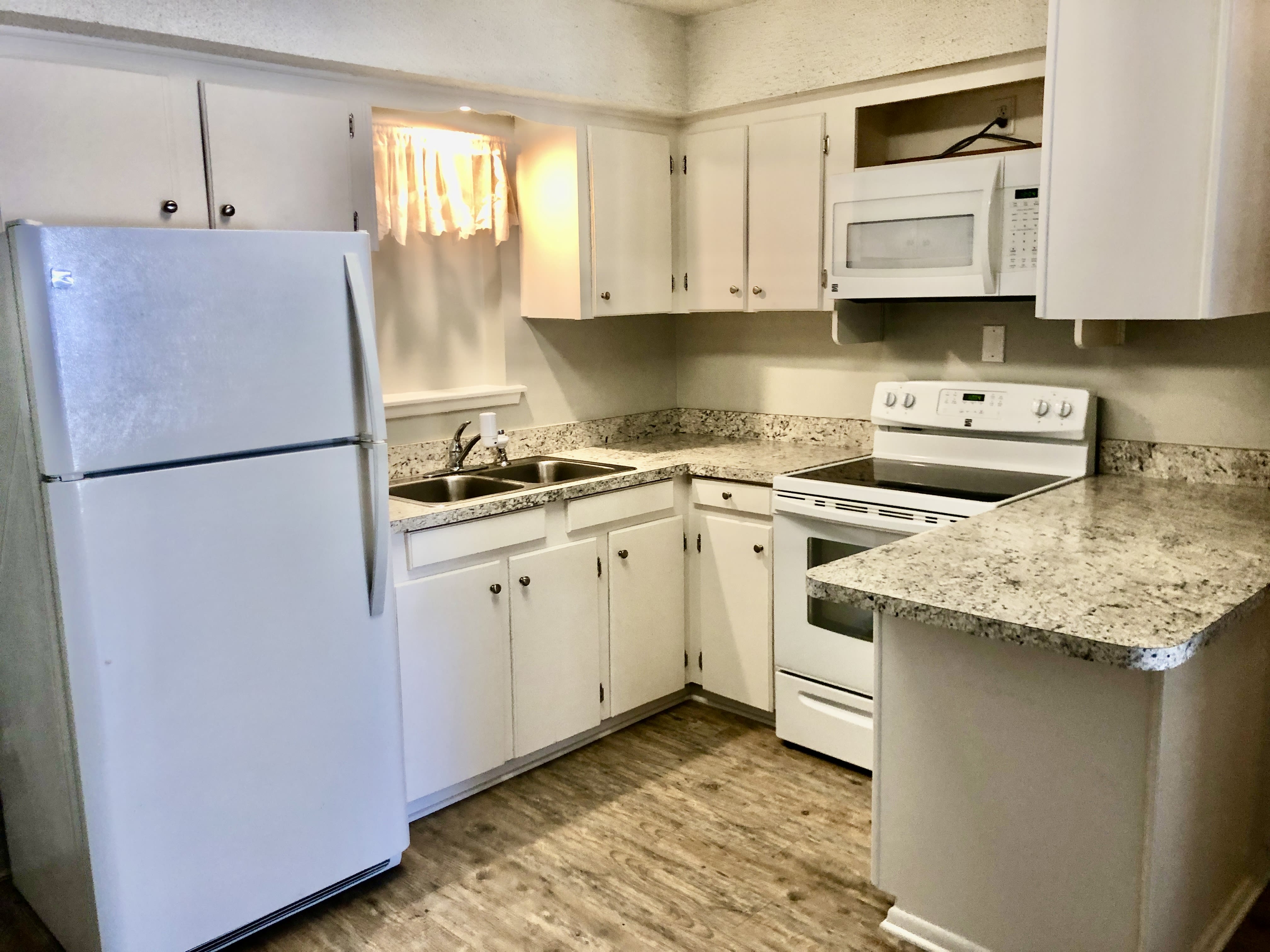 116 Montrose Dr – photo 3