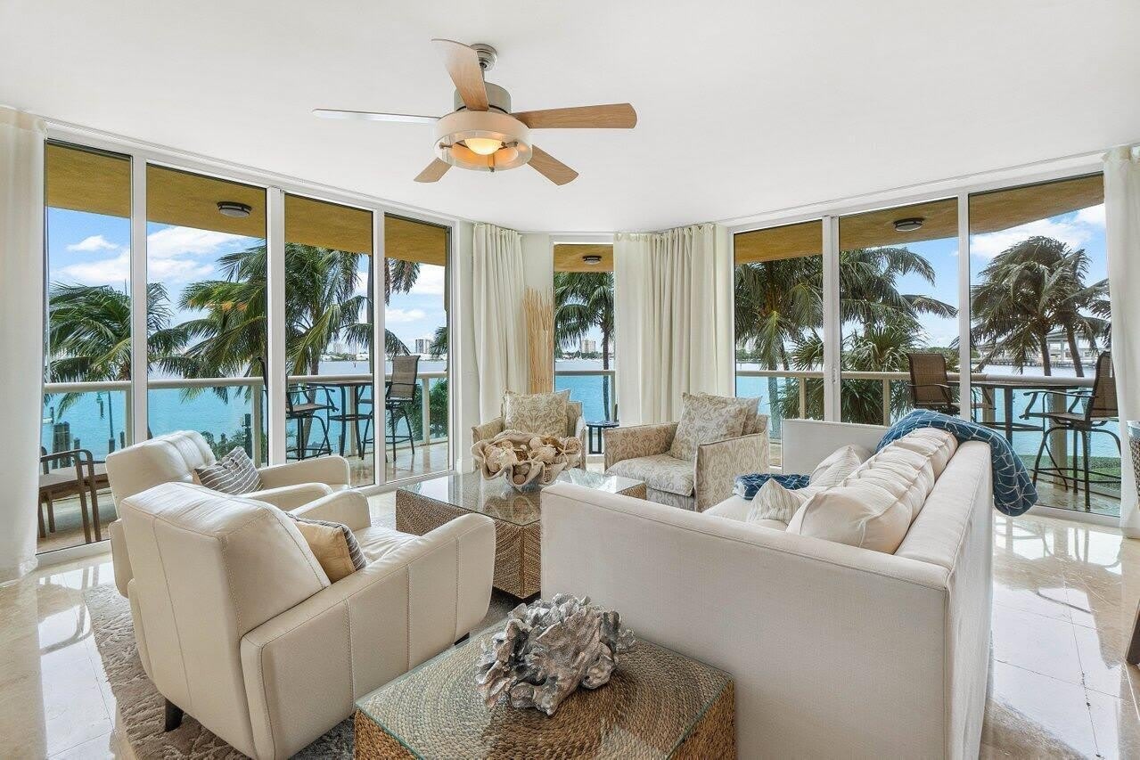 2650 Lake Shore Drive – photo 1