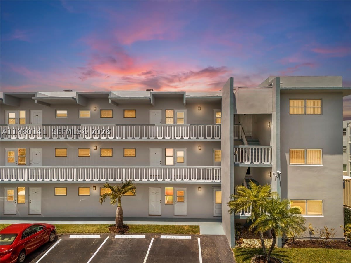 2200 Park Ln – photo 1