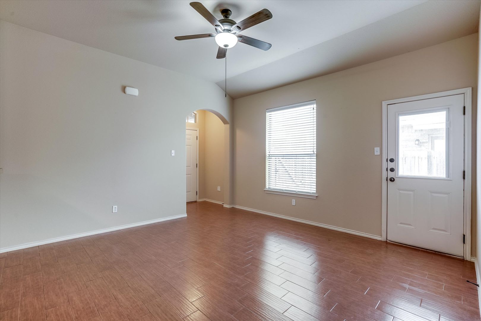 Available Now Beautiful 3 Bedroom Townhome Located In Georgetown Tx – photo 5