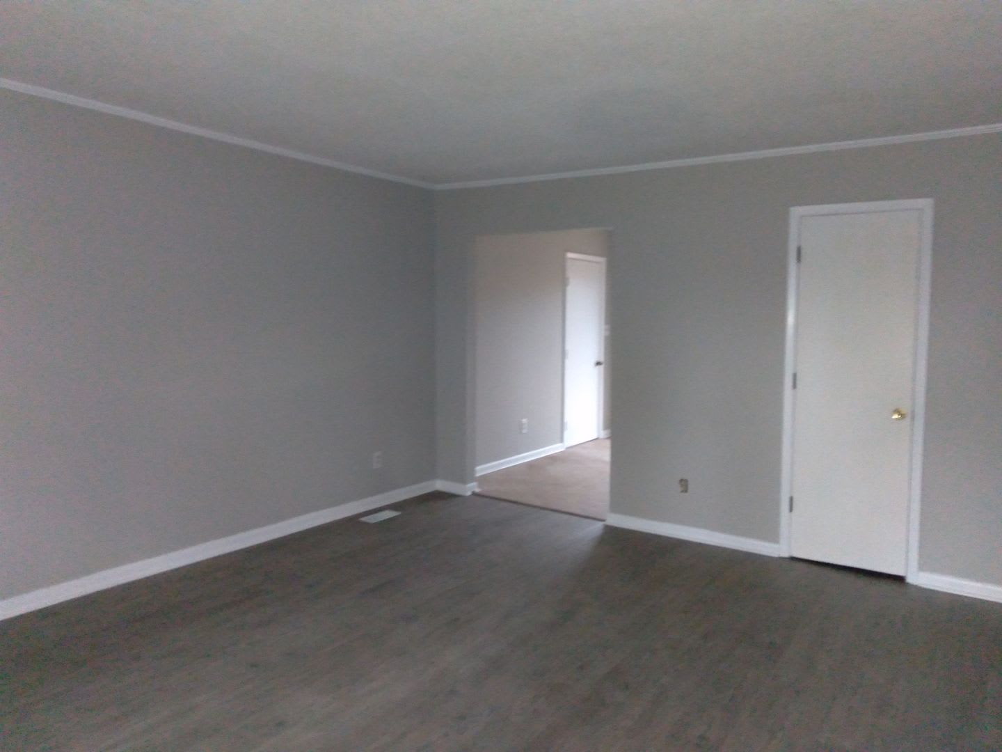 3 Bedroom, 1.5 bath house with one car garage – photo 2