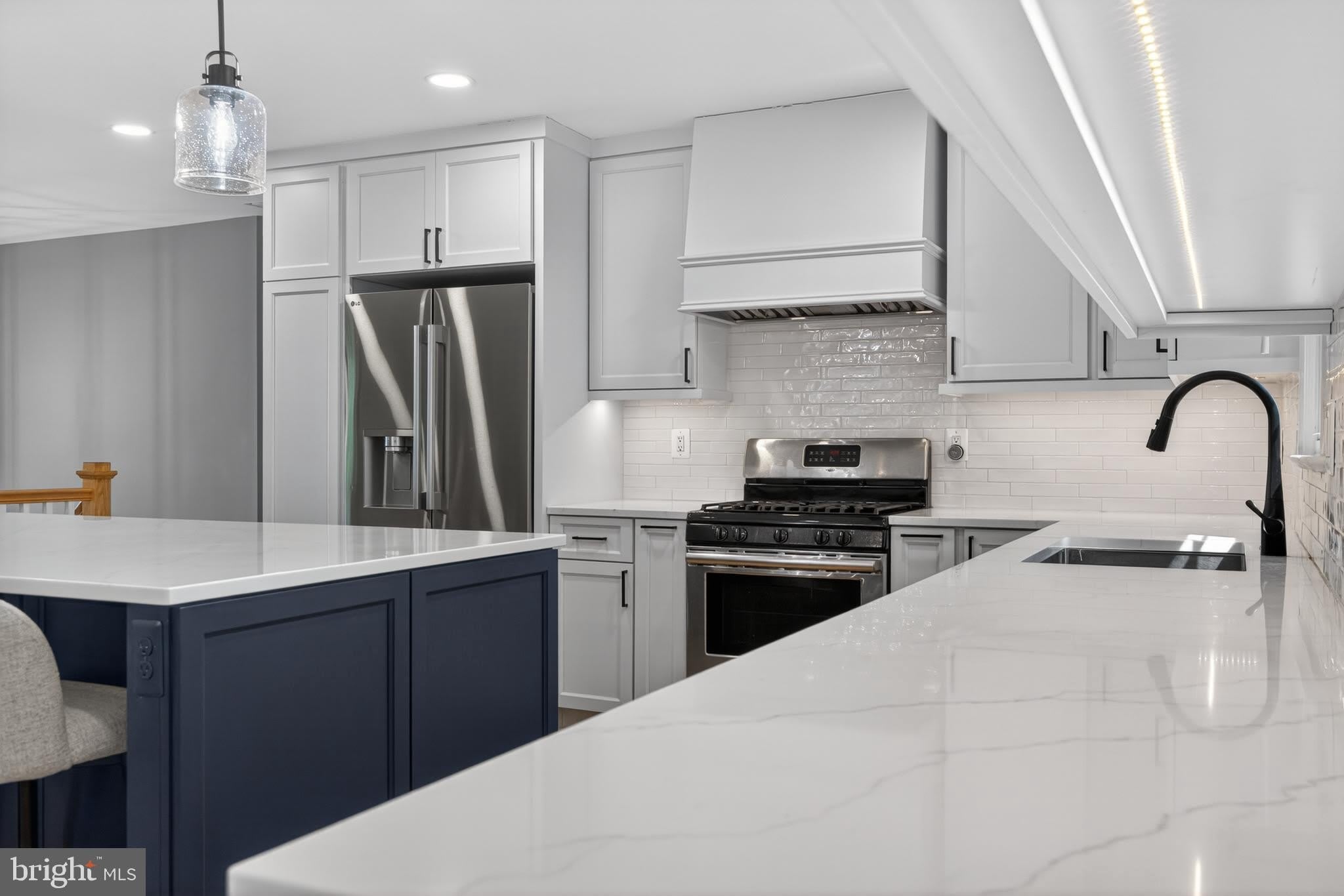 9801 MEADOW VALLEY Drive – photo 2