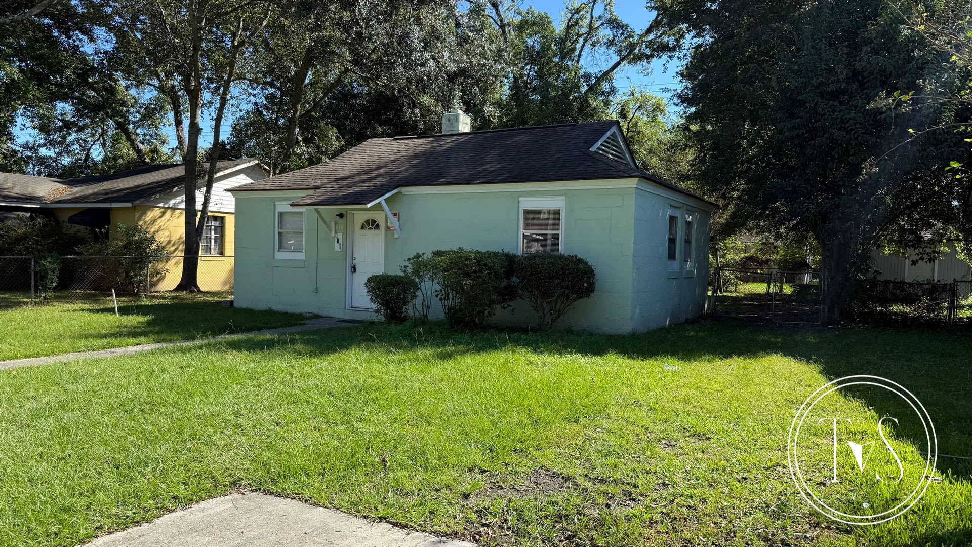 Cozy 2-bed/1-bath home in Carver Heights – photo 3