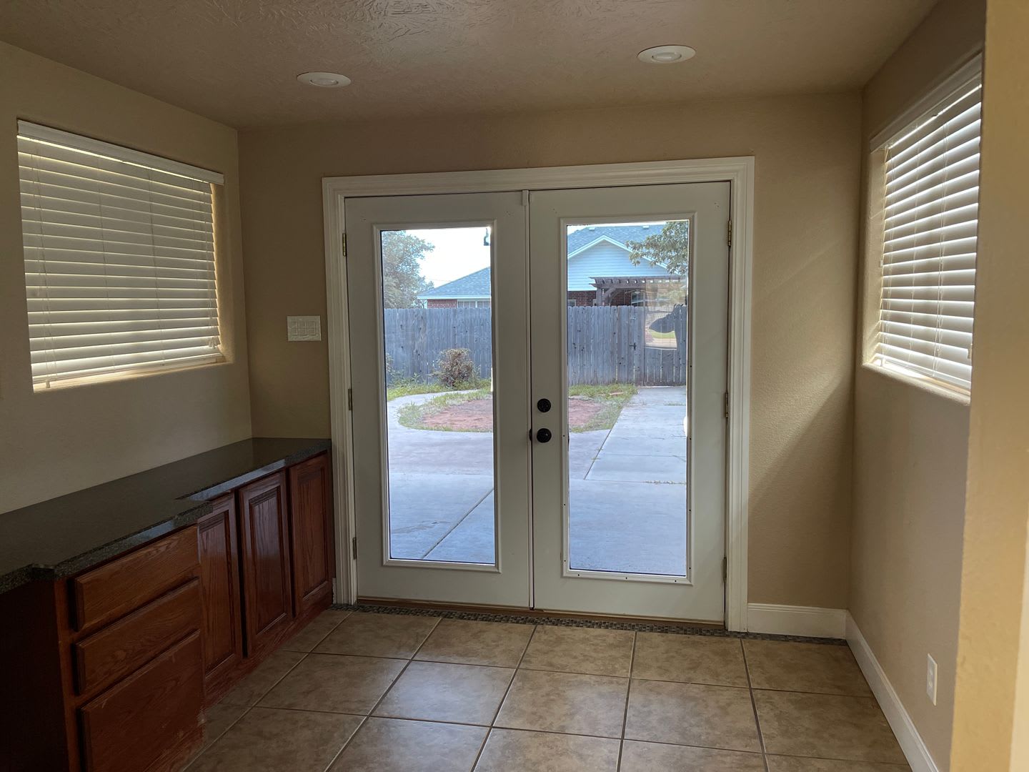 Beautiful 3 Bedroom Home, Zia School District! – photo 5