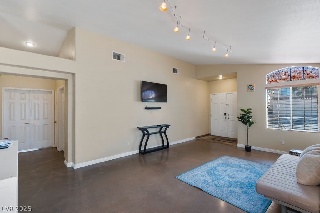 9828 Pioneer Avenue – photo 5