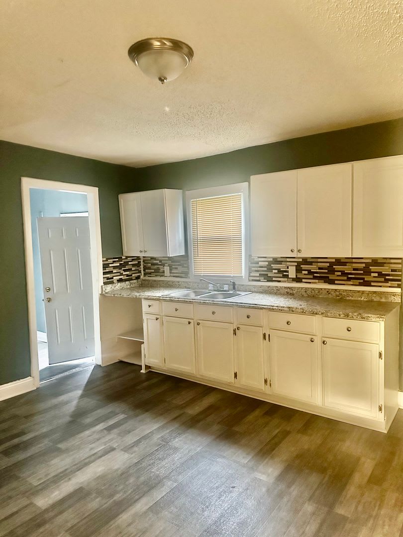 4 Bedroom 1 Bath Home Rent – photo 4