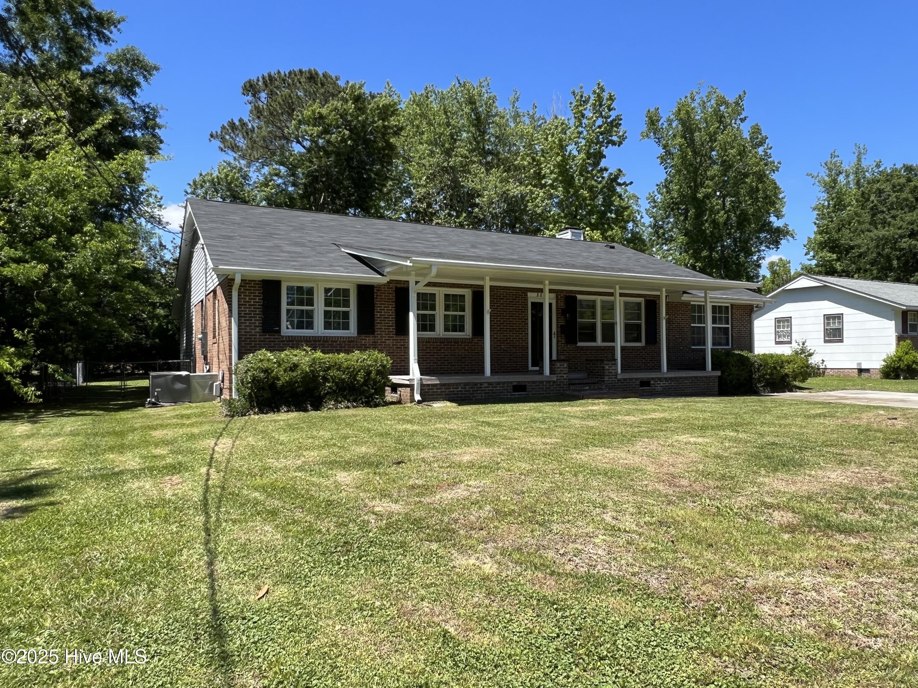 805 Gardenview Drive – photo 2