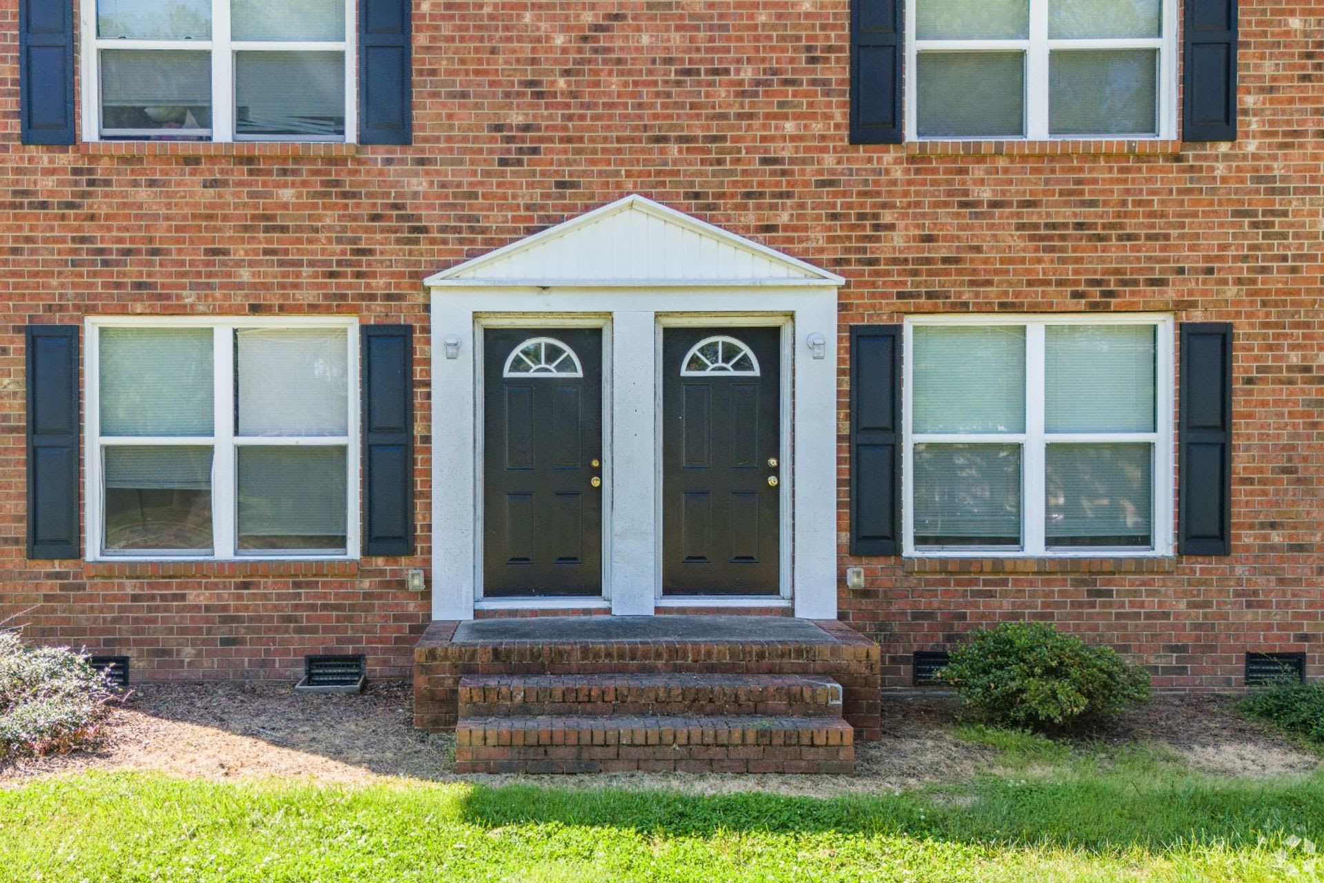 Lionchase Apartments – photo 3