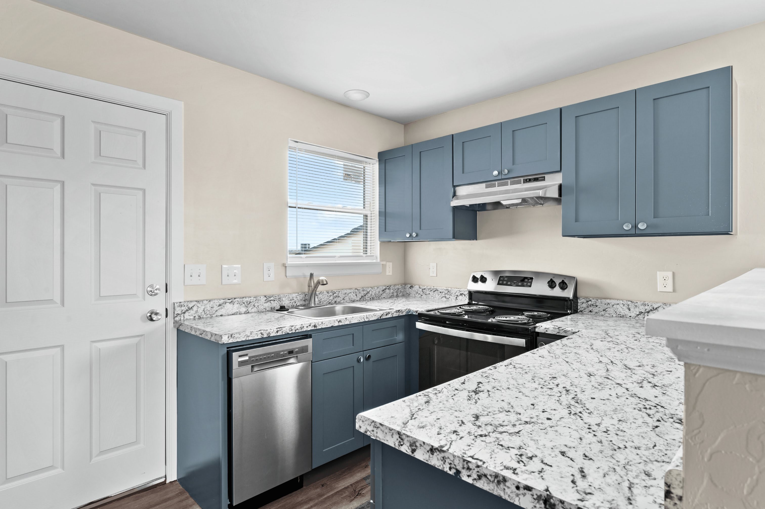 Diamond Ridge Townhomes – photo 2