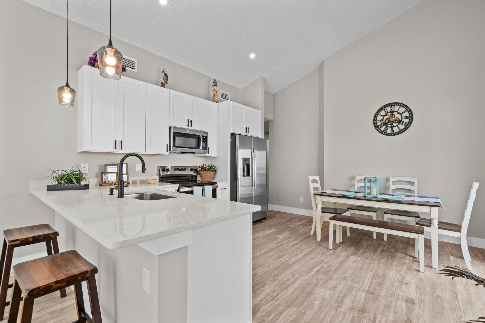 816 W 9Th St – photo 5