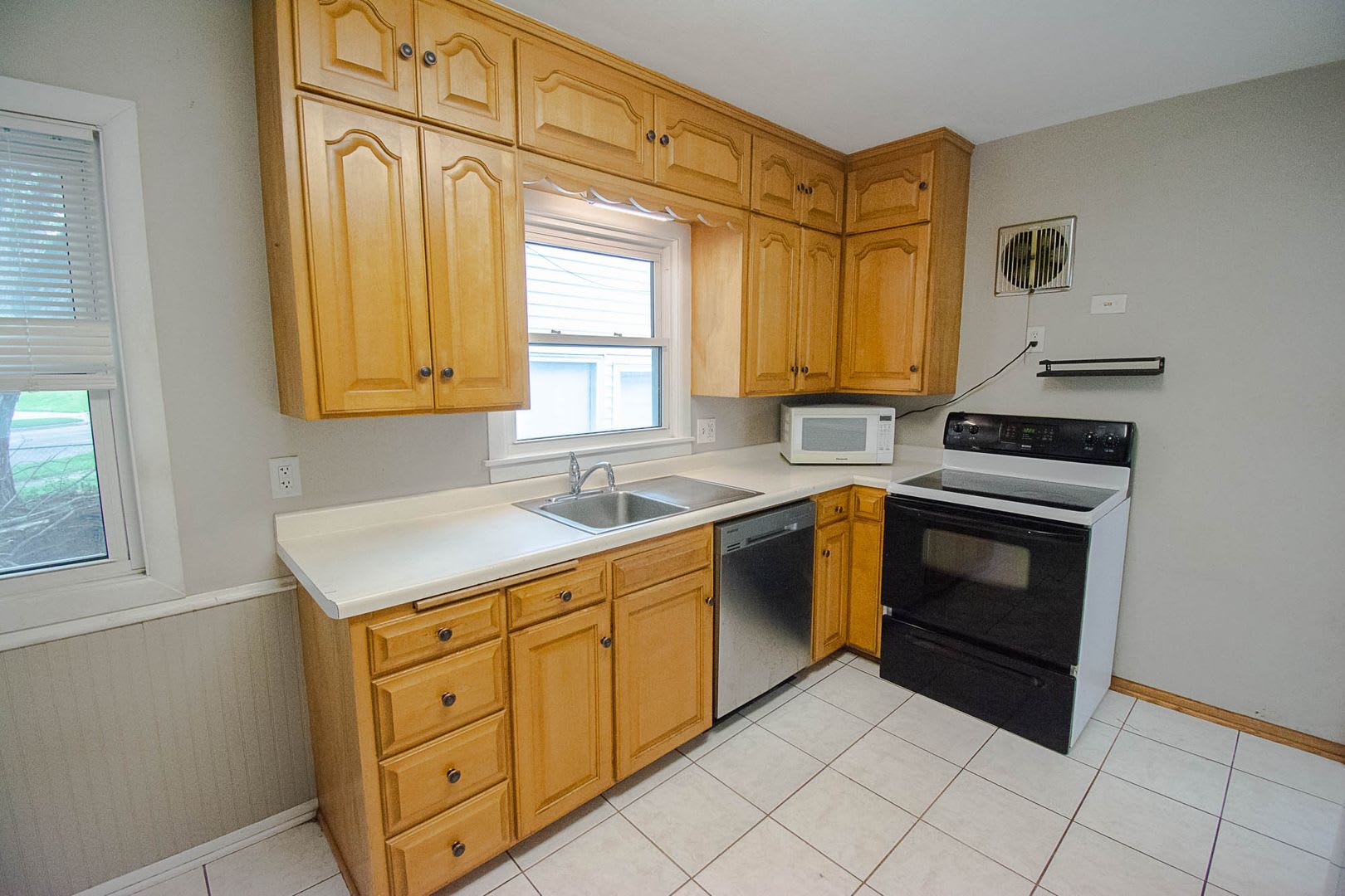 3BR Home on Large Corner Lot – NW Rochester – photo 5