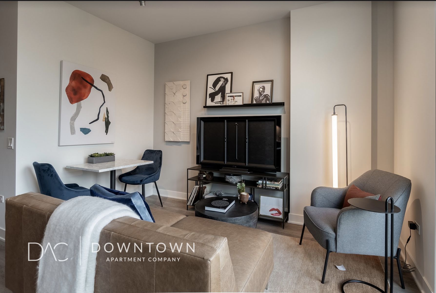 1060 W Huron St – photo 5