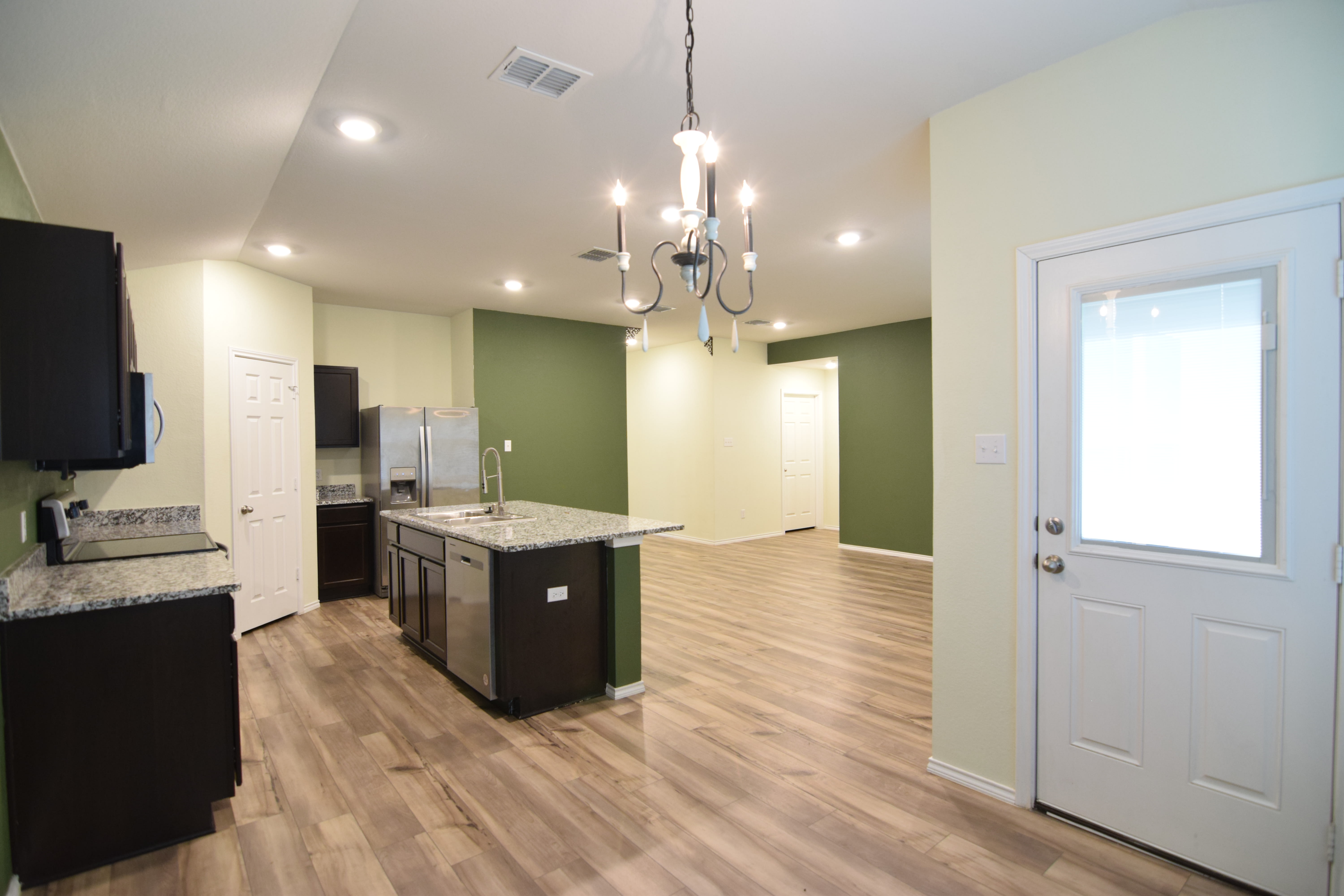 749 Jersey Ct – photo 4