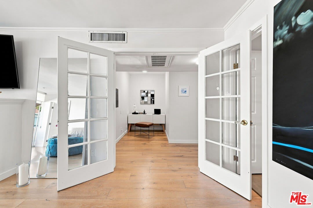 7270 Hillside Ave – photo 2