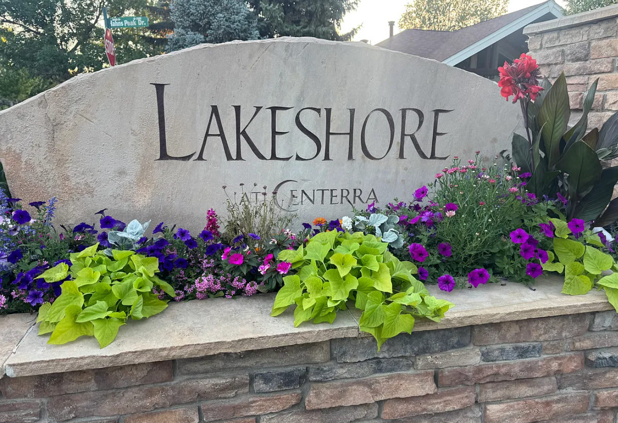 4925 Hahns Peak Drive – photo 2