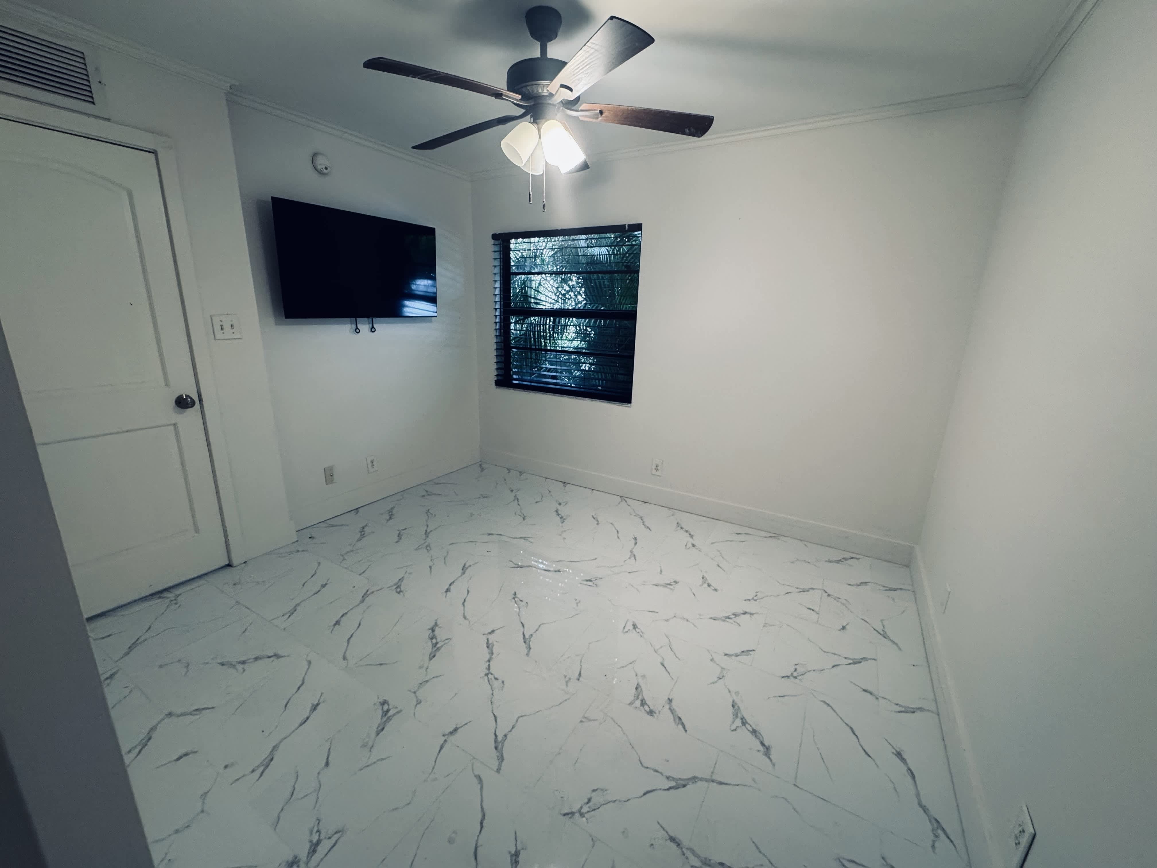 140 South Cypress Road – photo 3