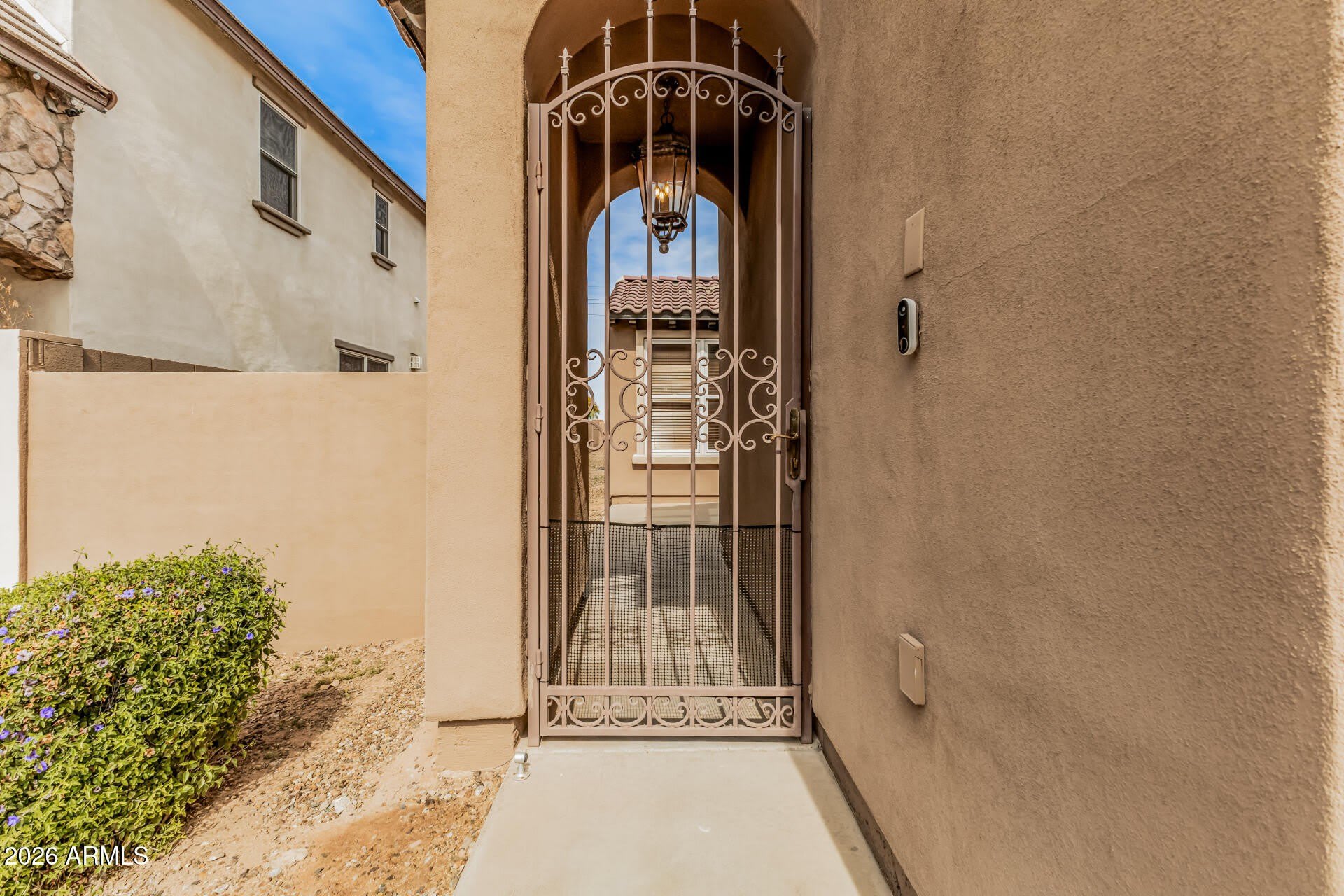 2288 E WISTERIA Drive – photo 2