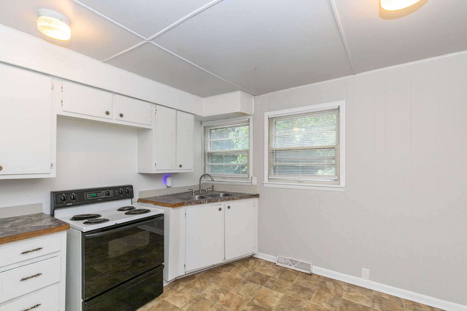 2 Bed 1 Bath Home In Independence – photo 4
