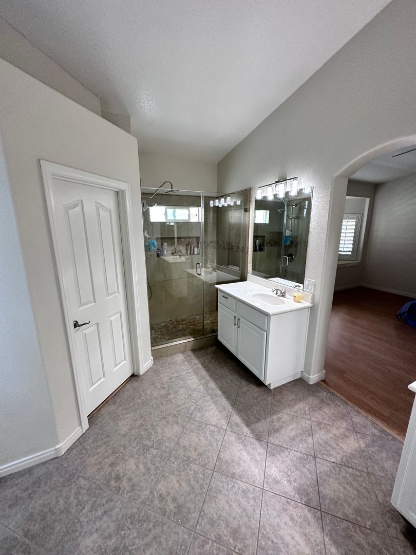 Single Story Home in the Northwest w/ 3 Car Garage – photo 5