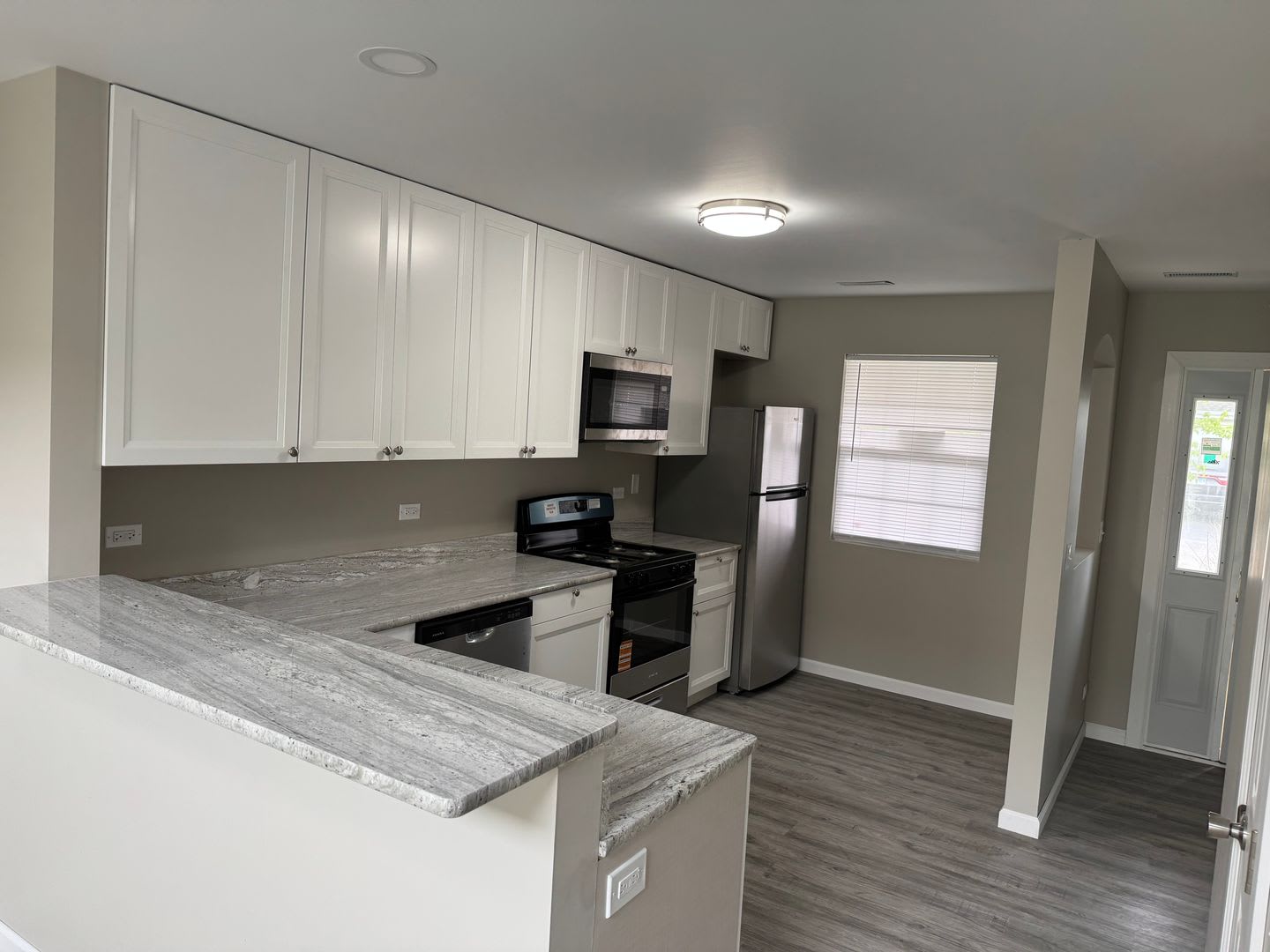 1725 Chrysler Dr – photo 5