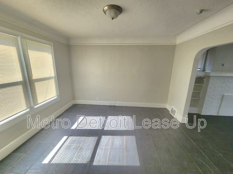 3651 Buckingham – photo 3