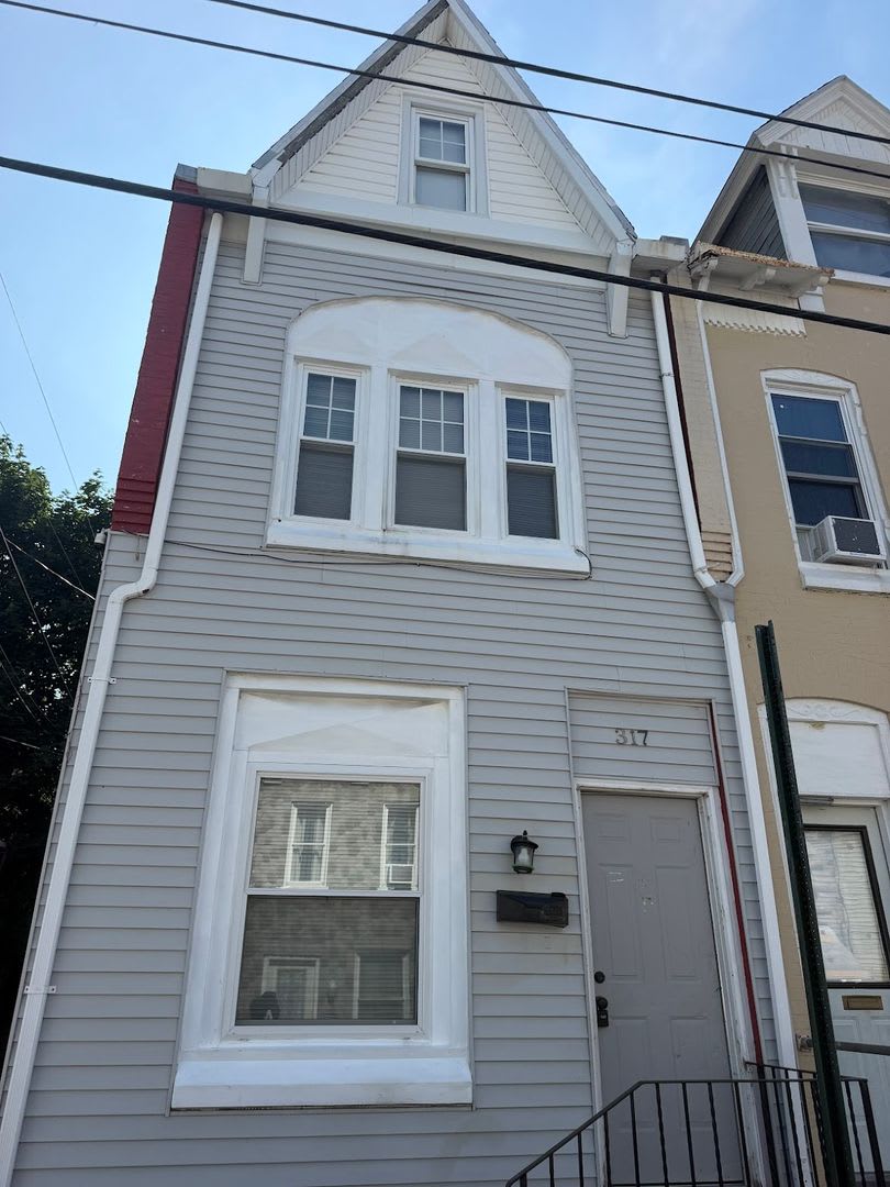 3 Bedroom House – photo 2
