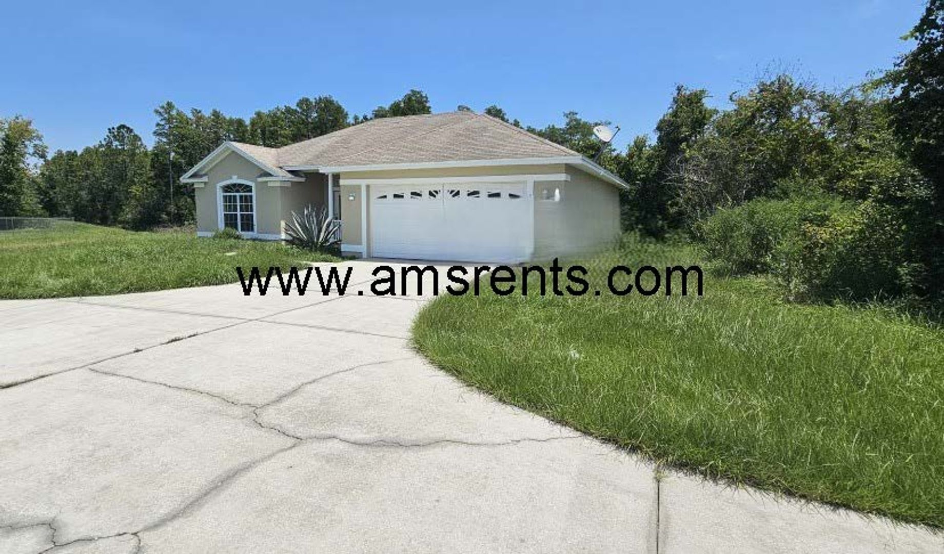 Charming 3-bedroom, 2-bathroom home – photo 1