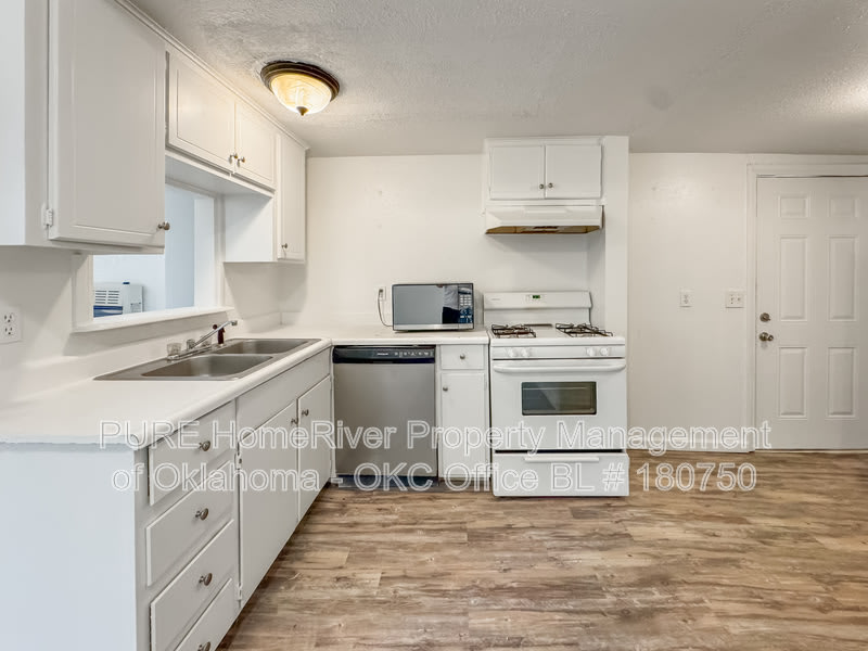 5109 N College Ave – photo 3
