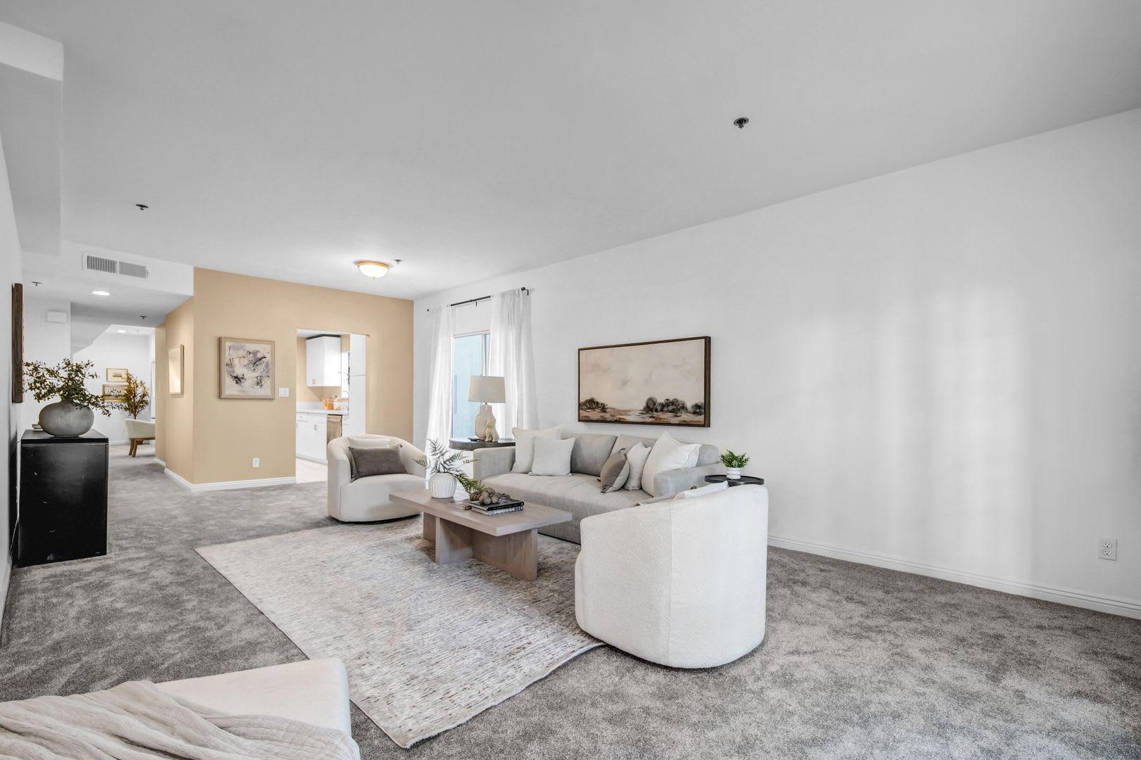 Prime Westwood Location! – photo 3