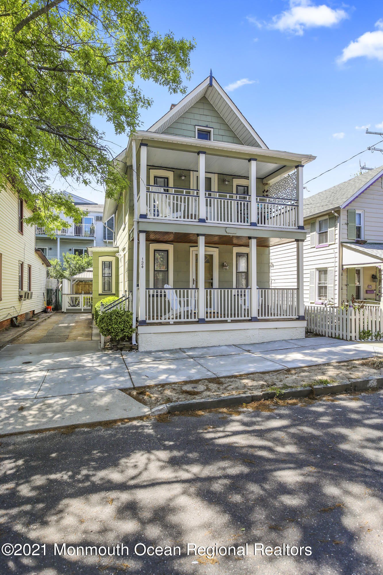124 Heck Avenue – photo 2