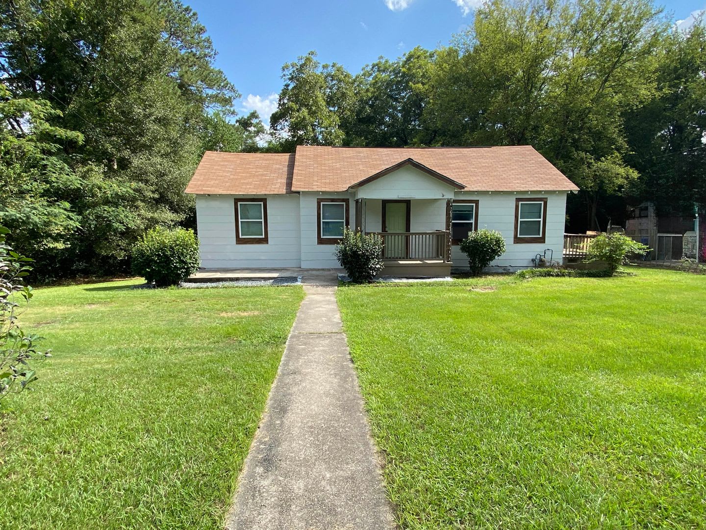 Three bedrooms/two bath House -READY NOW – photo 1