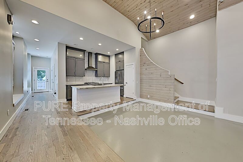 1412 Lillian Street – photo 5