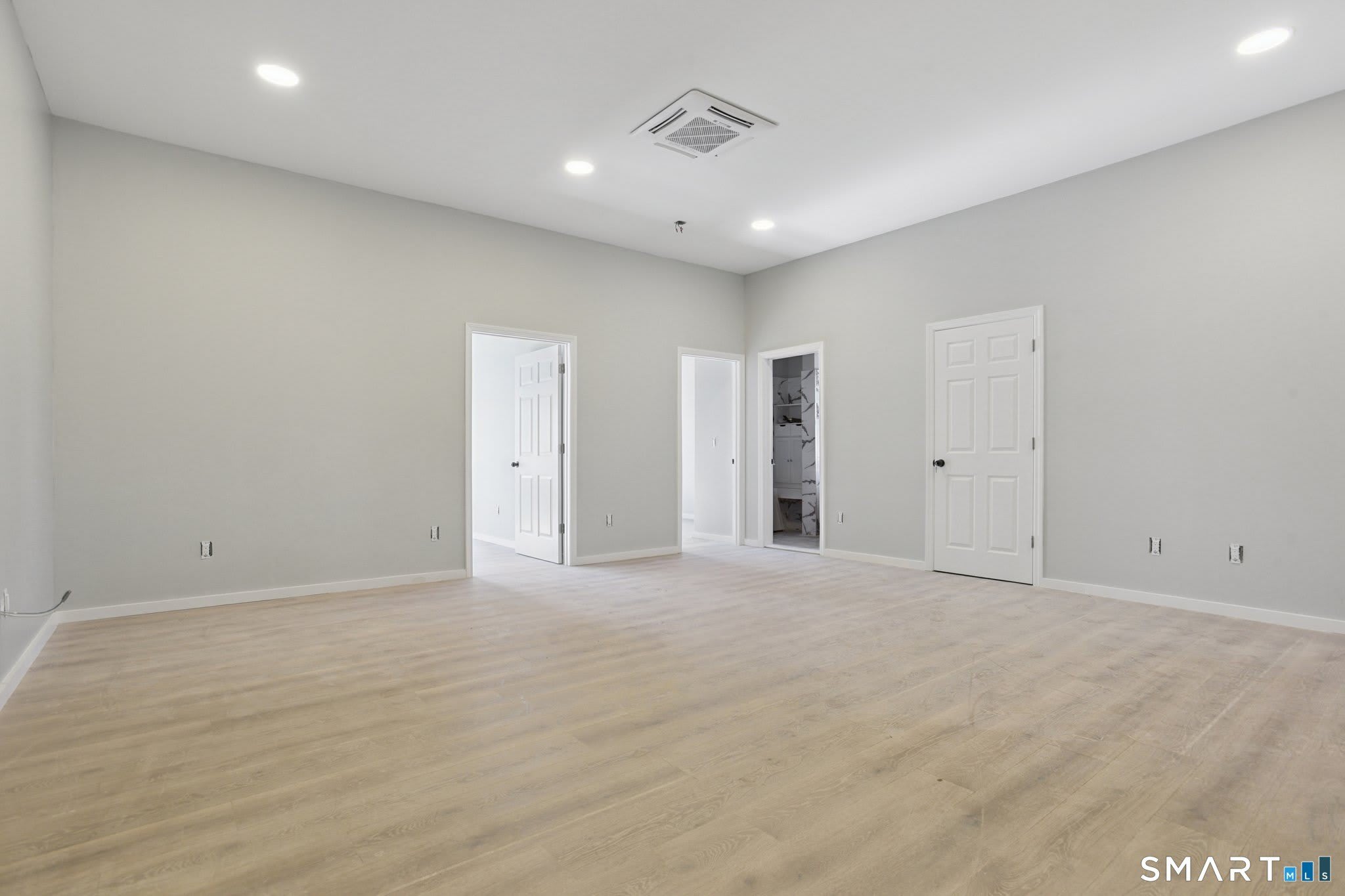 215 Bank Street – photo 3