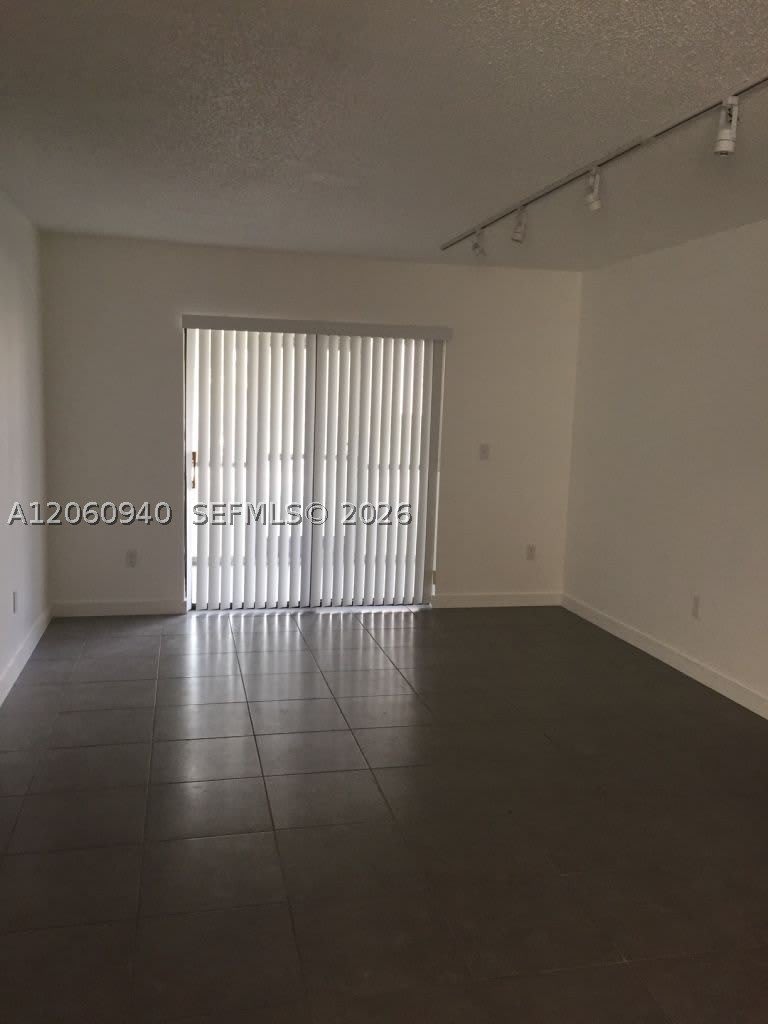 860 NE 209th Ter – photo 5
