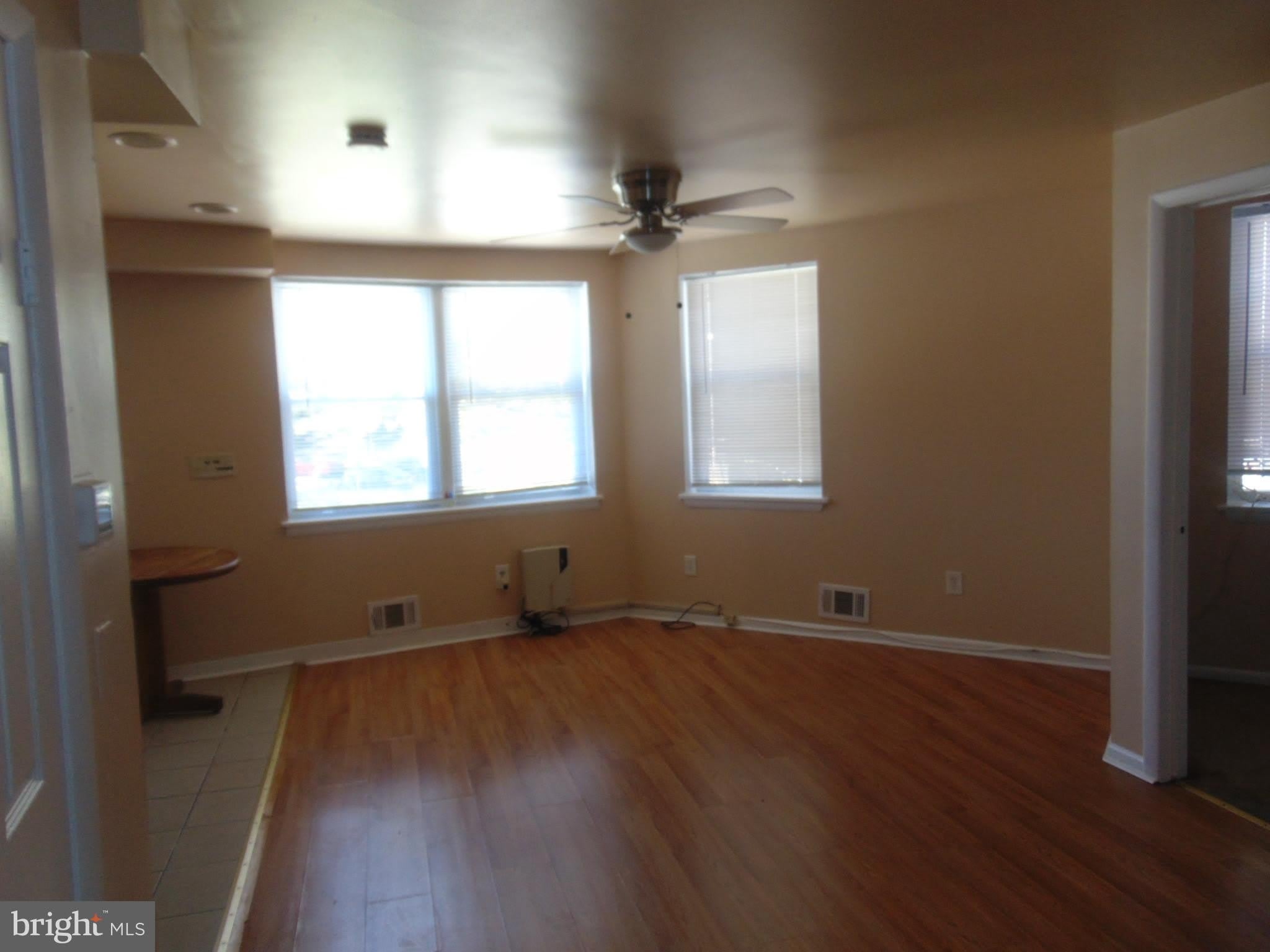 2985 YORKSHIP Square – photo 1