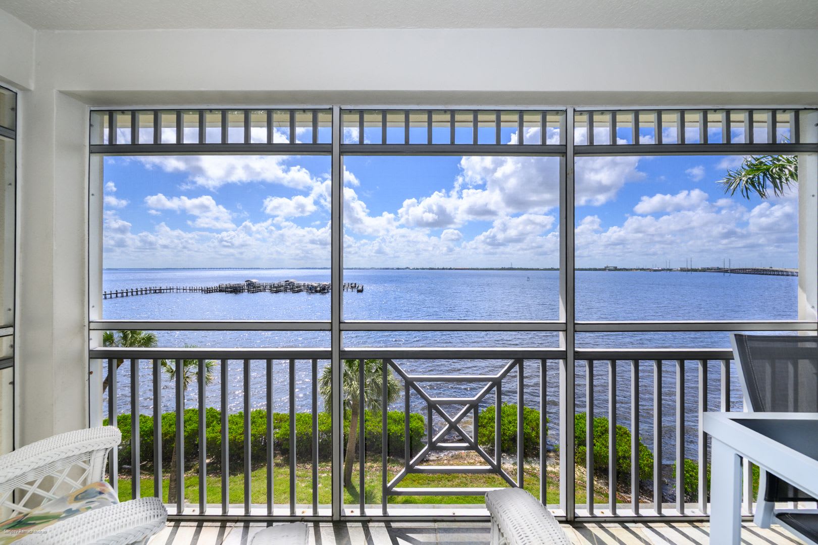 TURNKEY FURNISHED EXECUTIVE RENTAL ON THE HARBOR – photo 3