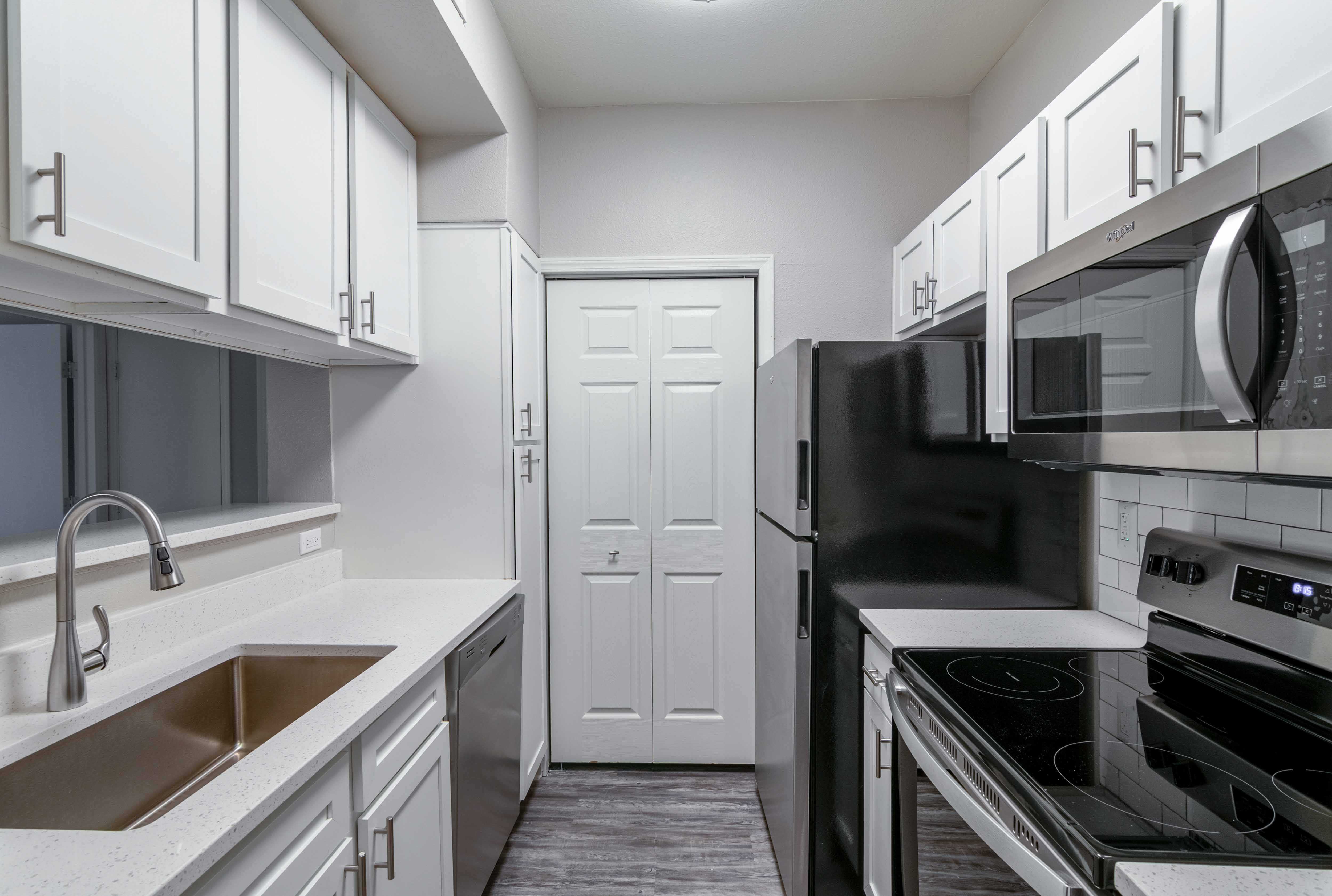 5400 Rockhill Rd – photo 3