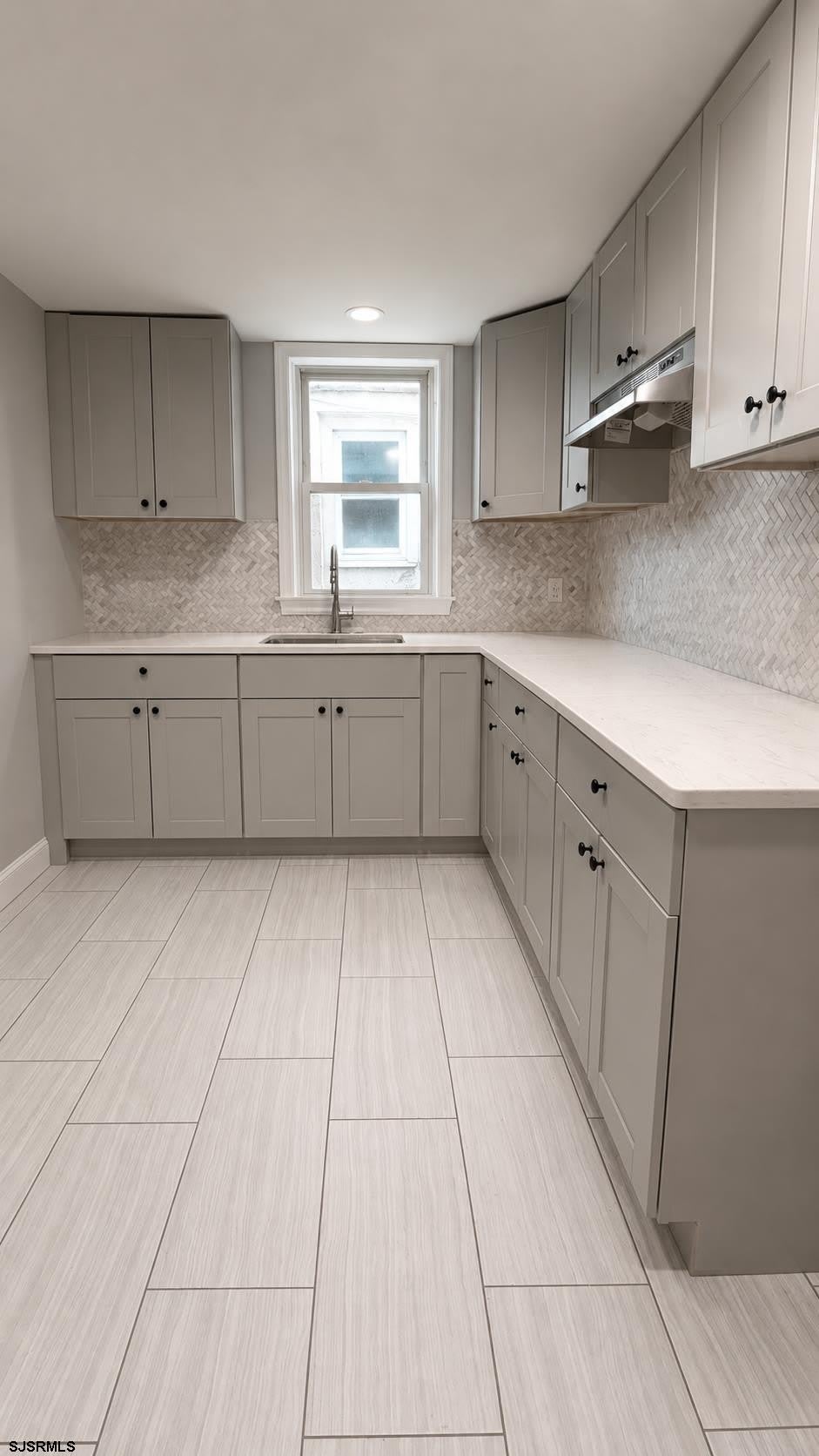 526 Drexel Ave – photo 2