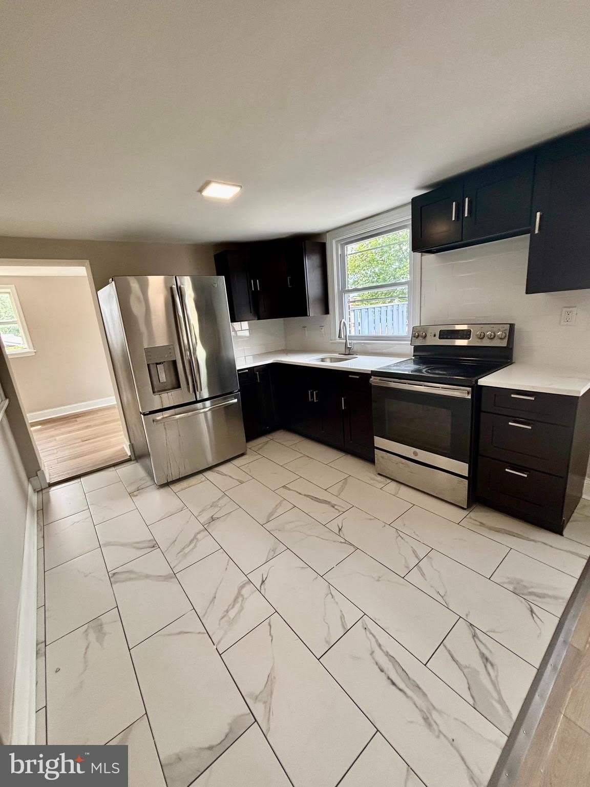 6828 OXFORD Avenue – photo 4