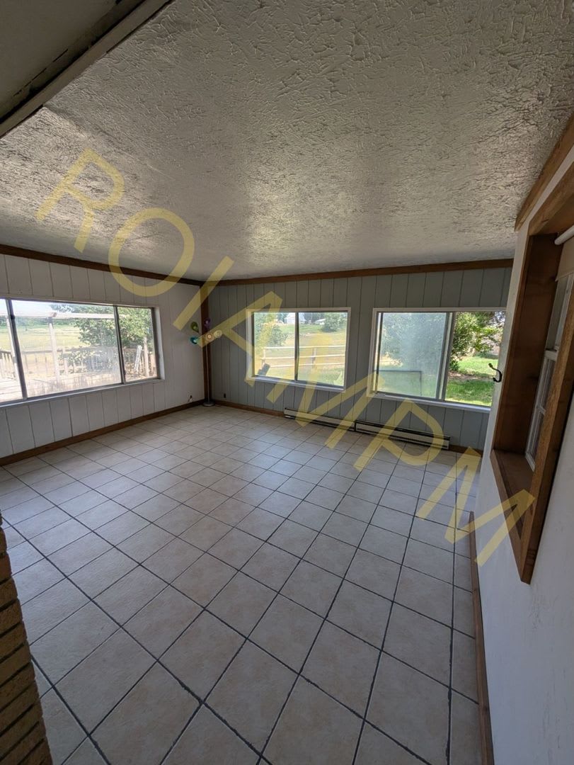 Charming 3-bed 2-bath Home at the Edge of Town – photo 4