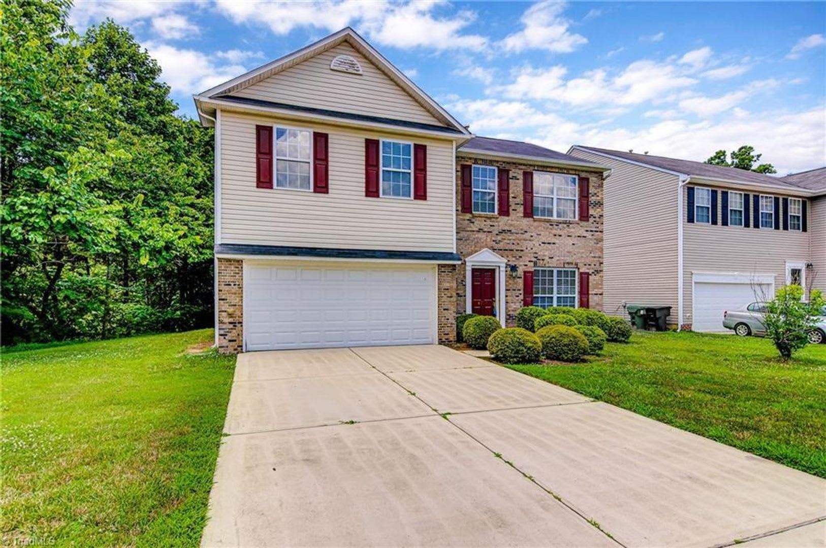 SPACIOUS 4 BED/ 3 BATH HOUSE! – photo 3