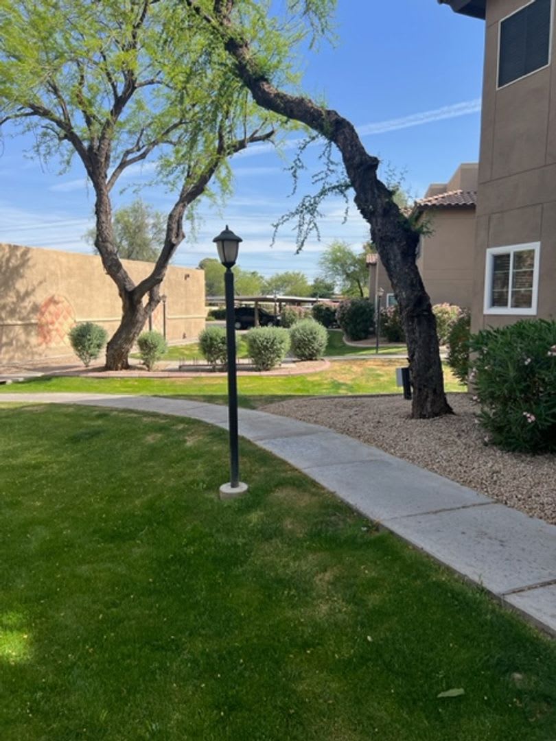 Fully furnished Scottsdale condo! MOVE IN SPECIAL WITH APPROVED CREDIT! – photo 3