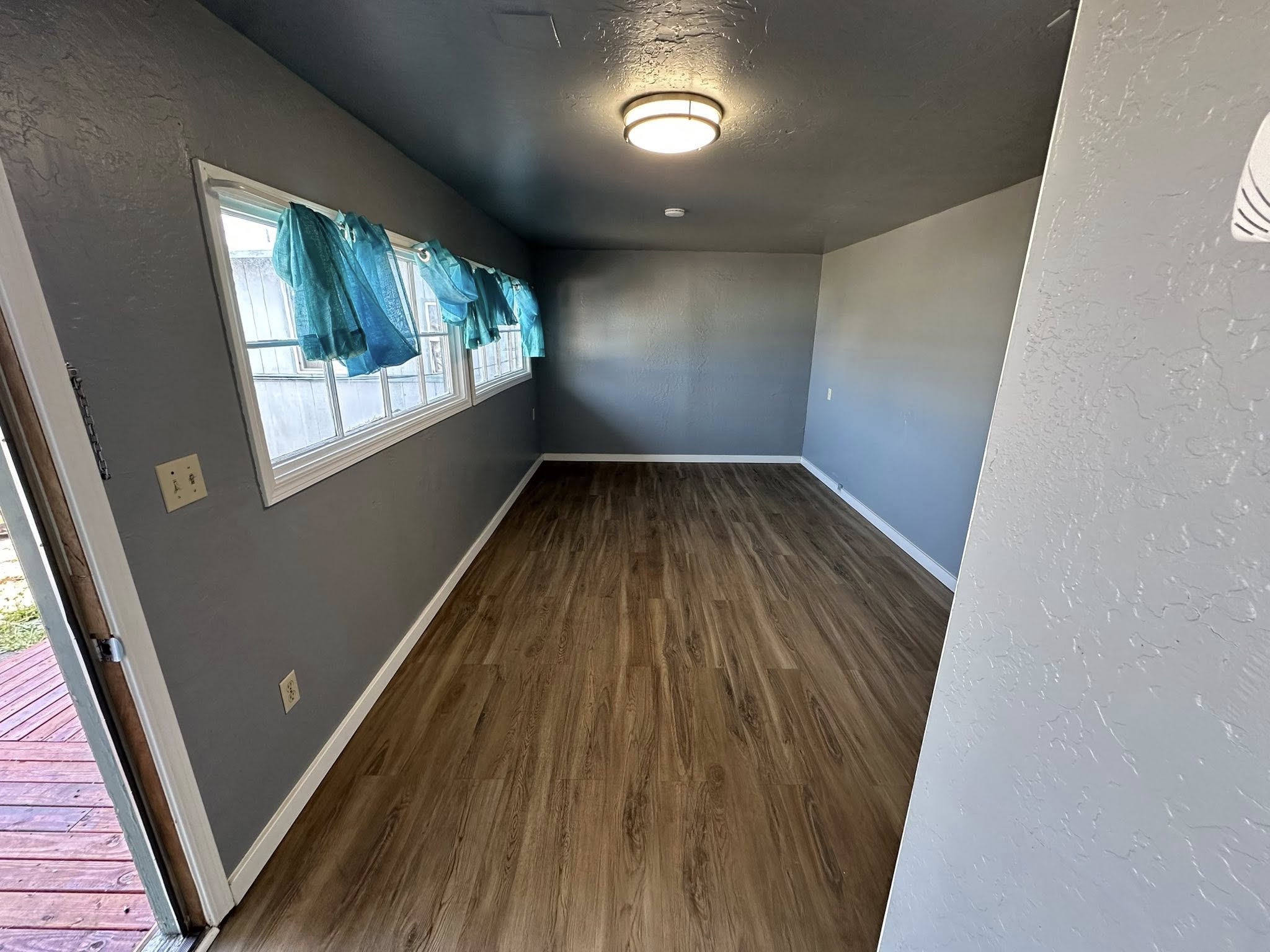 211 W Harris St – photo 3