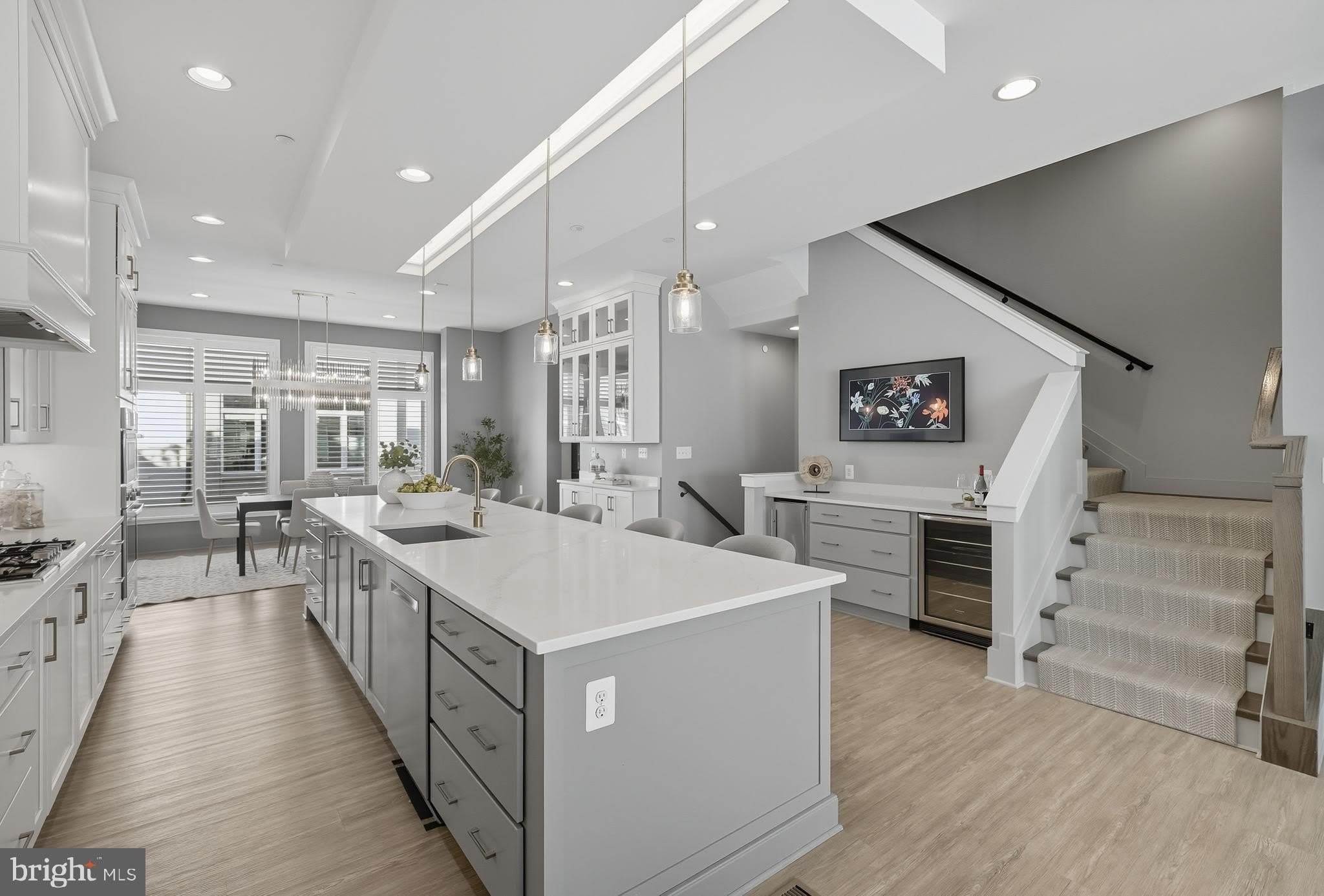 8215 RIVER Road – photo 5