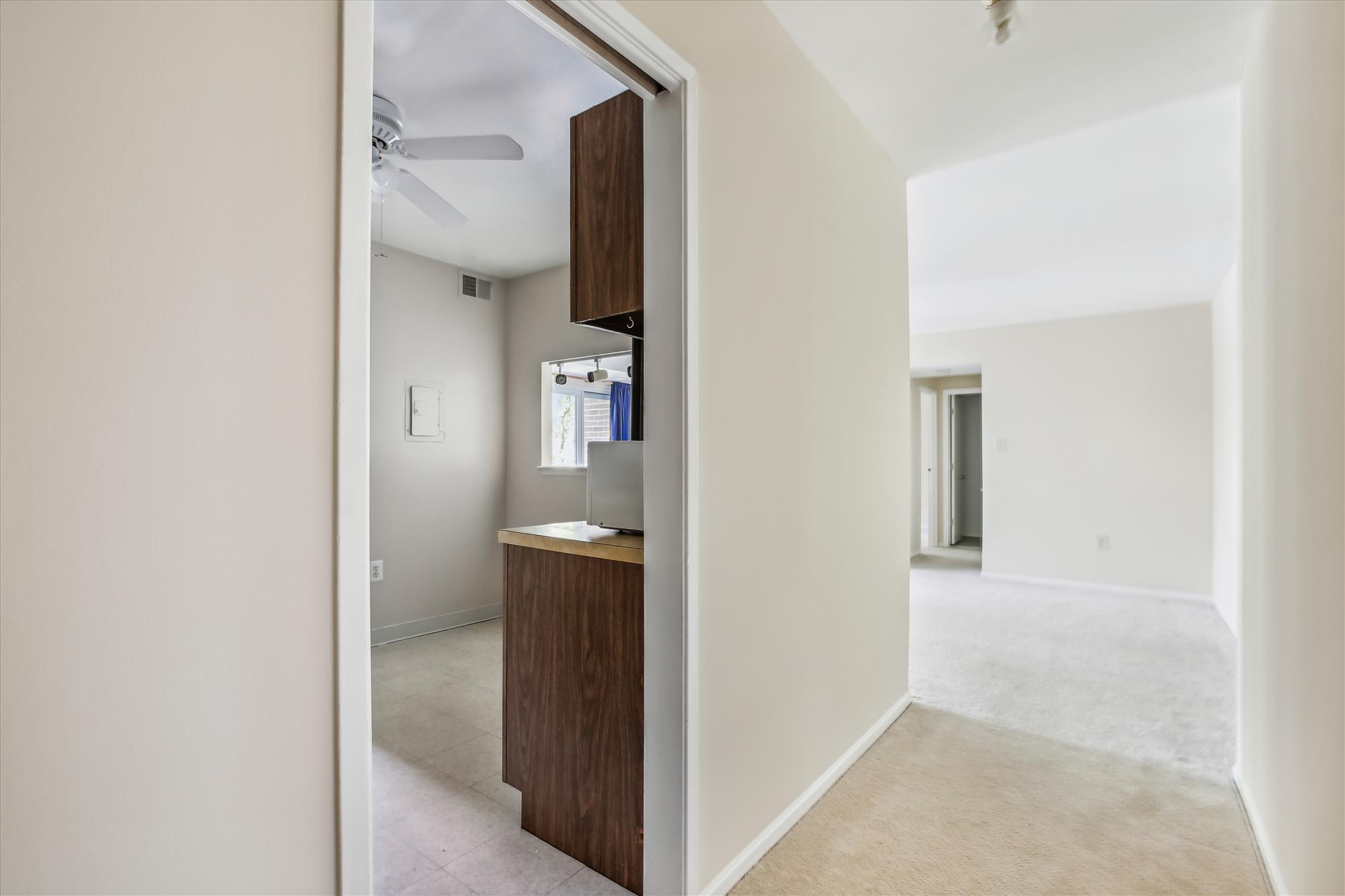 9712 Kingsbridge Dr Apt 303 – photo 3