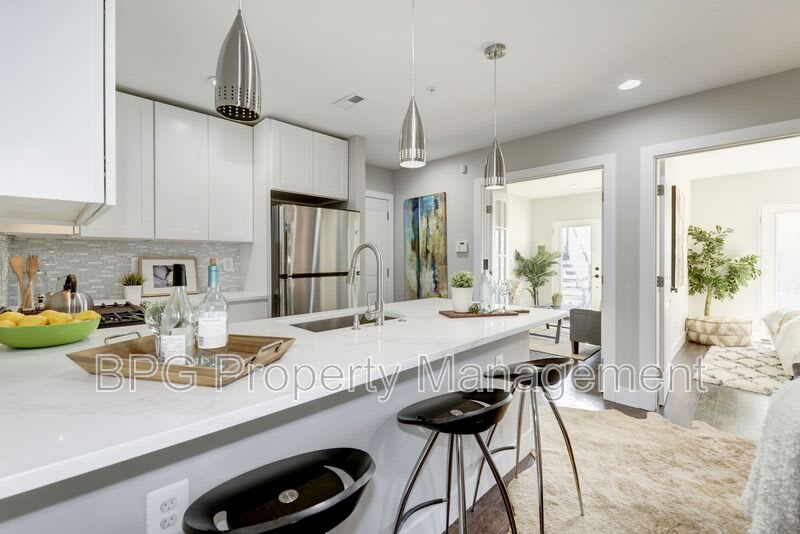 528 Kennedy Street – photo 5