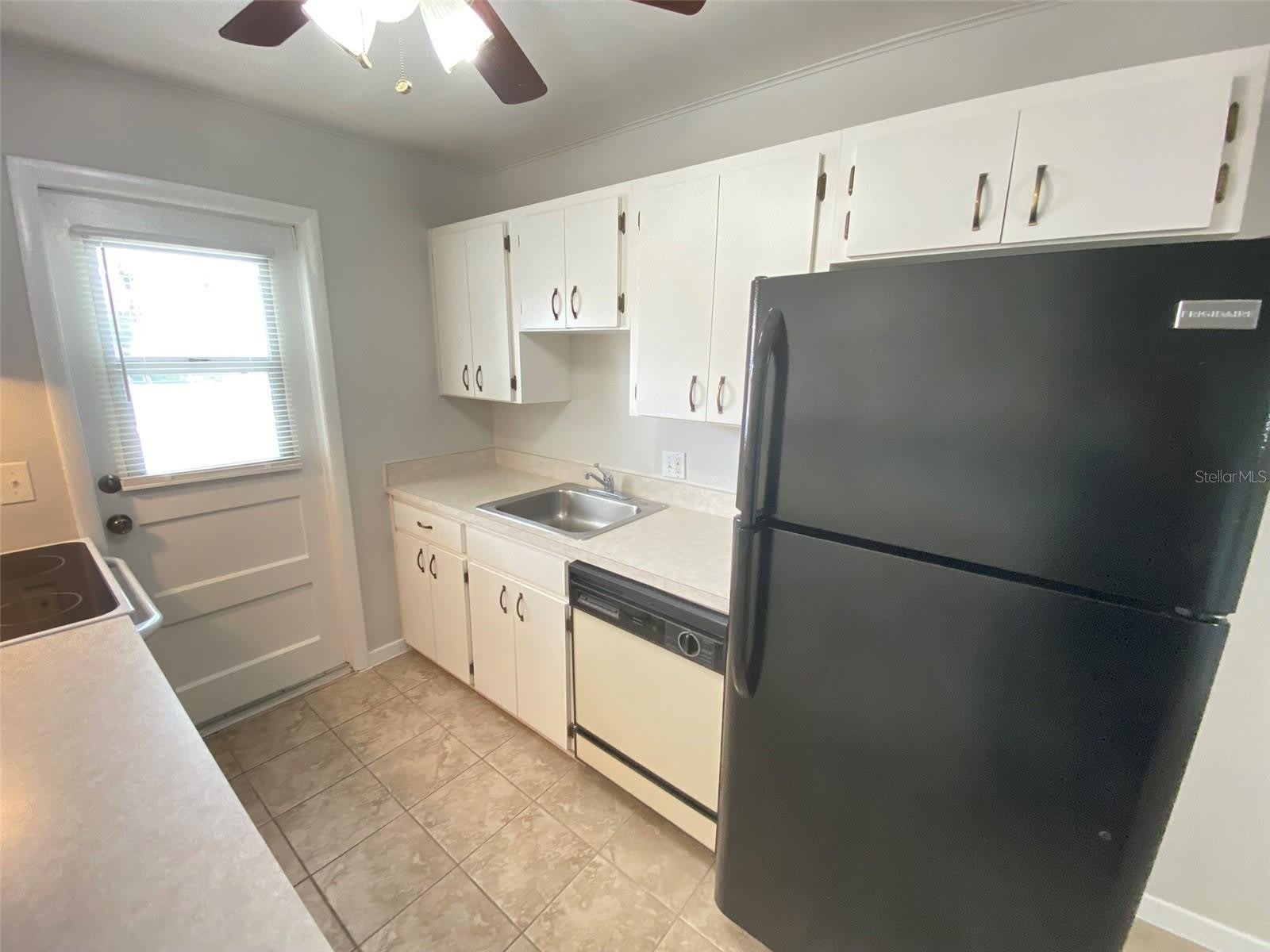 320 LAKEVIEW Street – photo 5